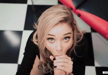 A Stunning Young Libertine Loves To Unwind Her Boyfriend For Sex