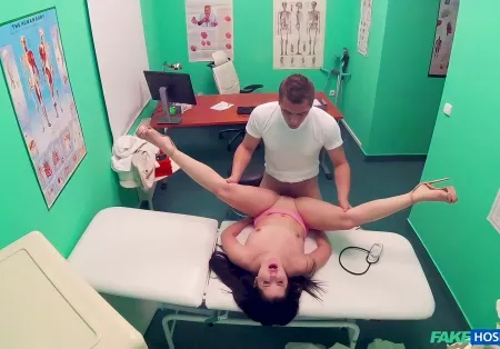 The Doctor Took Possession Of The Patient's Pussy After Cunnilingus On The Table